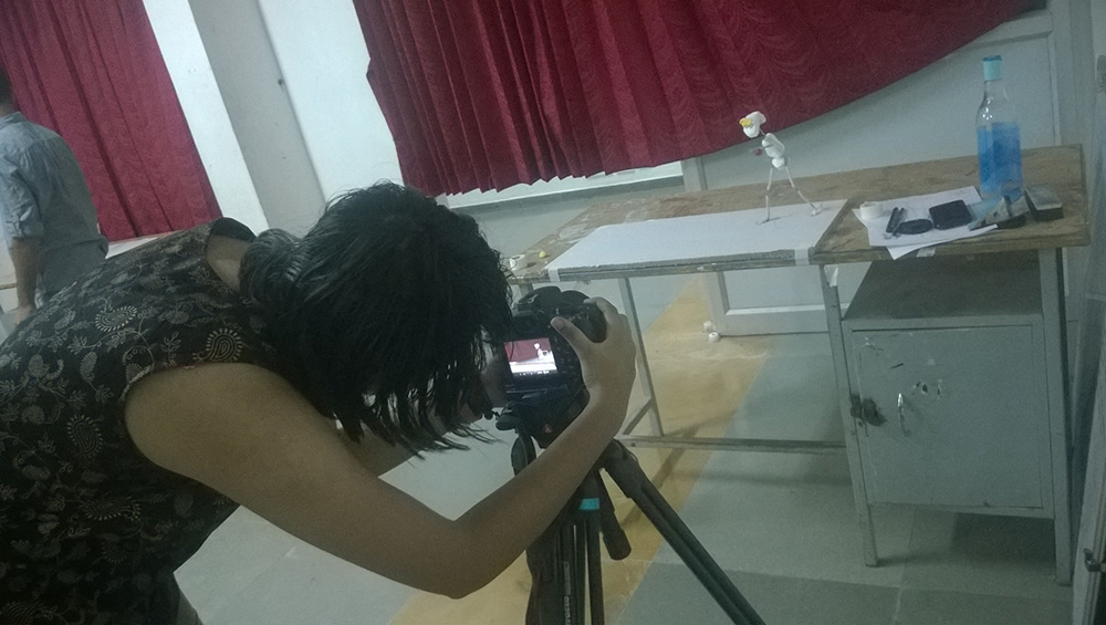 Students build wireframe armatures and shoot action tests.