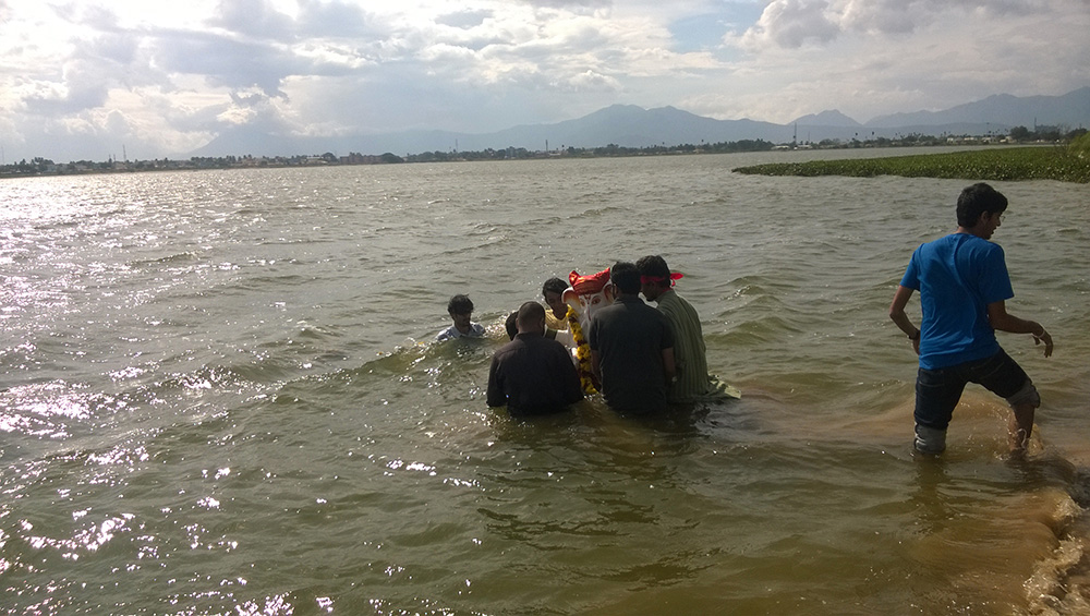 And finally .. the visarjan at the Ukkadam lake