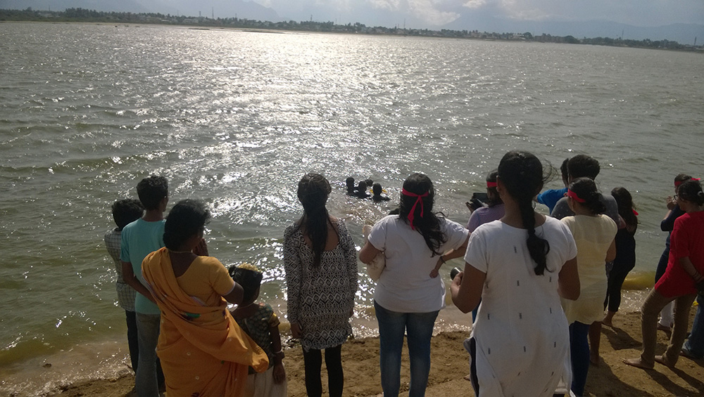 And finally .. the visarjan at the Ukkadam lake