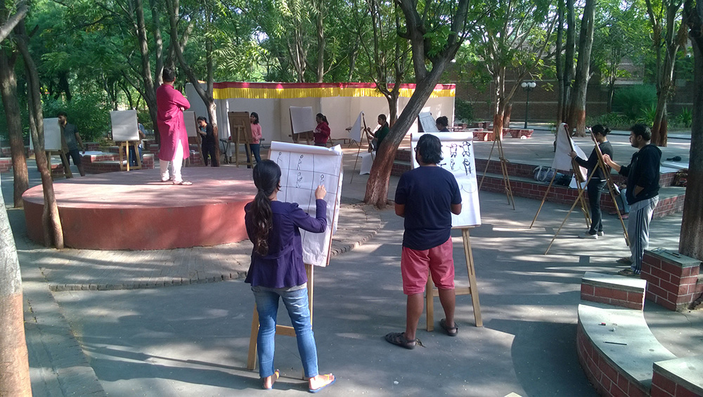 Different artists, different approaches to sketching.